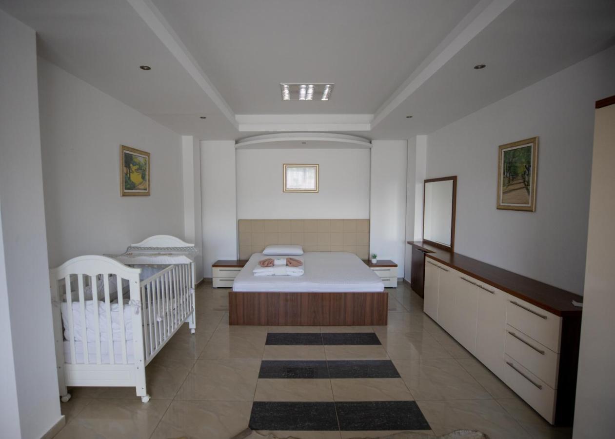 Guest House Agropapuk Šid Eksteriør bilde