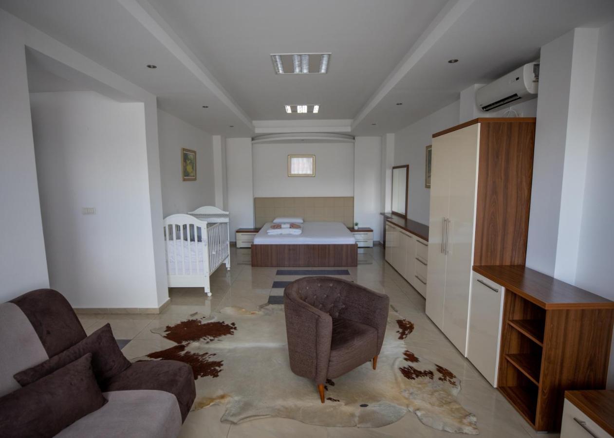 Guest House Agropapuk Šid Eksteriør bilde