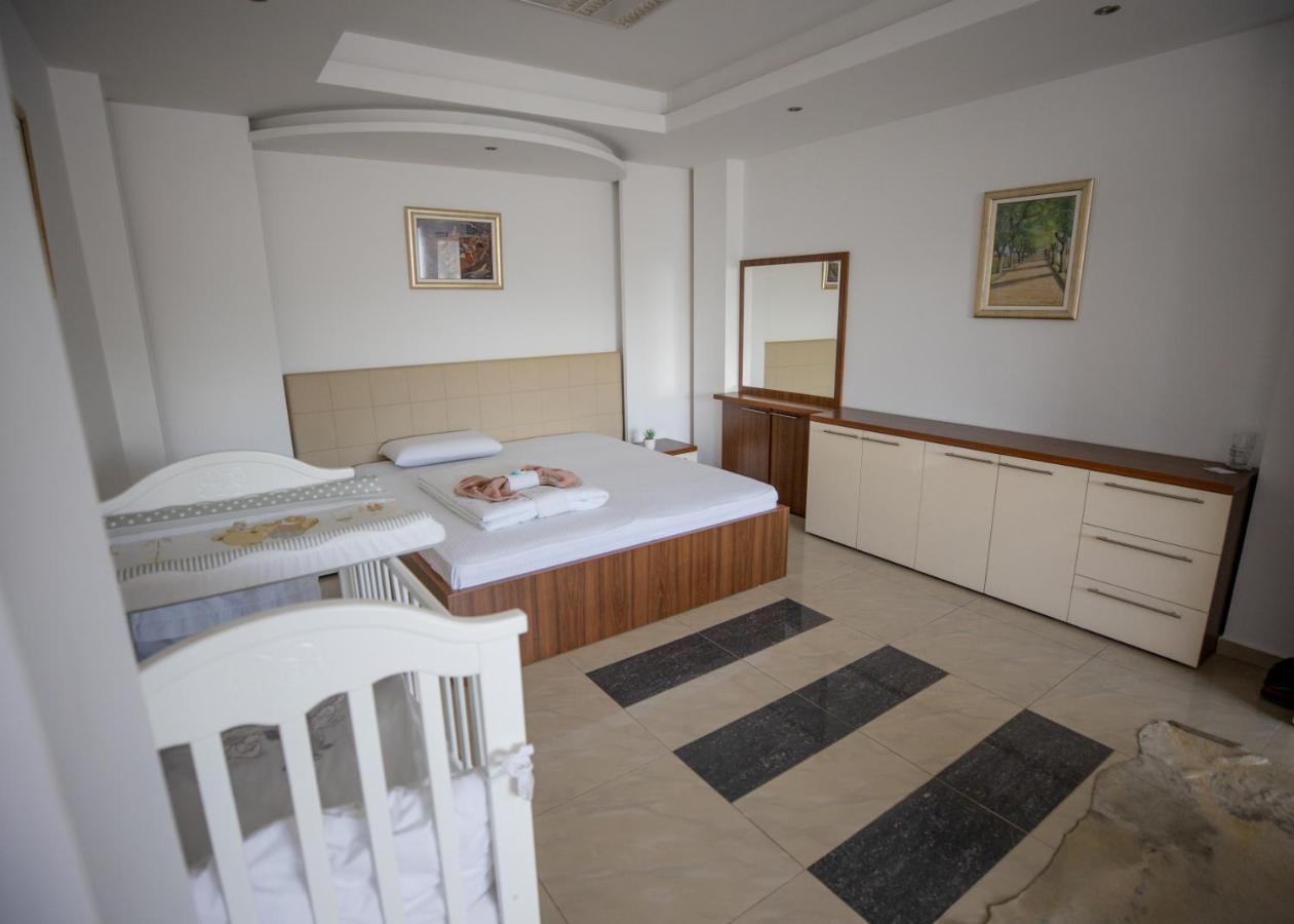 Guest House Agropapuk Šid Eksteriør bilde
