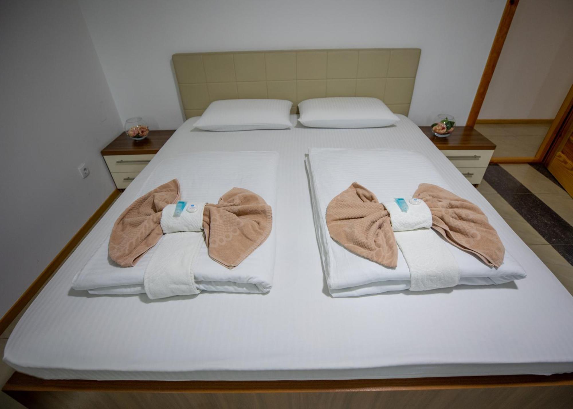 Guest House Agropapuk Šid Eksteriør bilde