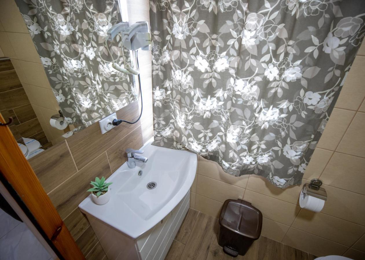Guest House Agropapuk Šid Eksteriør bilde