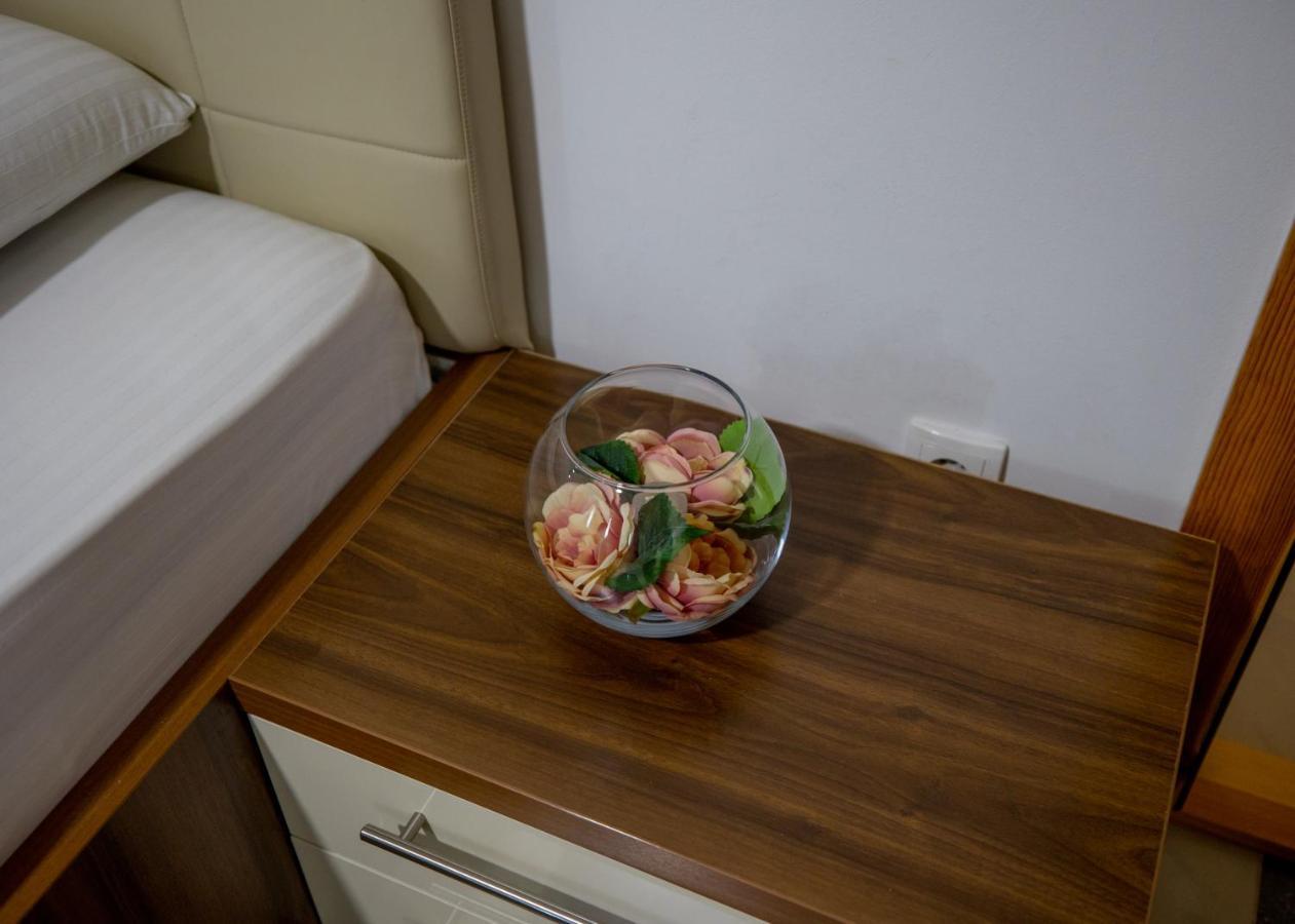 Guest House Agropapuk Šid Eksteriør bilde